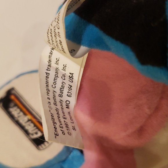 Vtg Energizer Bunny Plush Figurine 90's & 2 Collector Pins - Picture 7 of 9